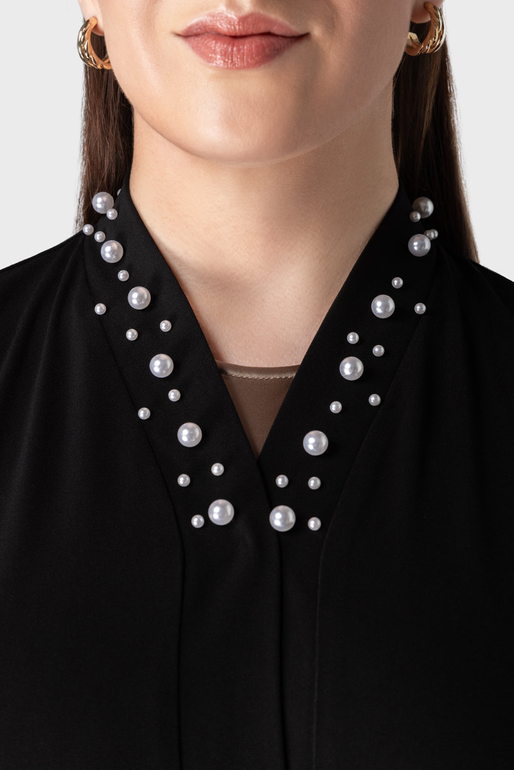 Black Pearl Neck Abaya