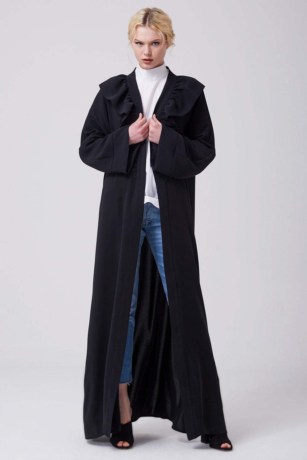 Feradje Black Open Abaya with Frills on Neck